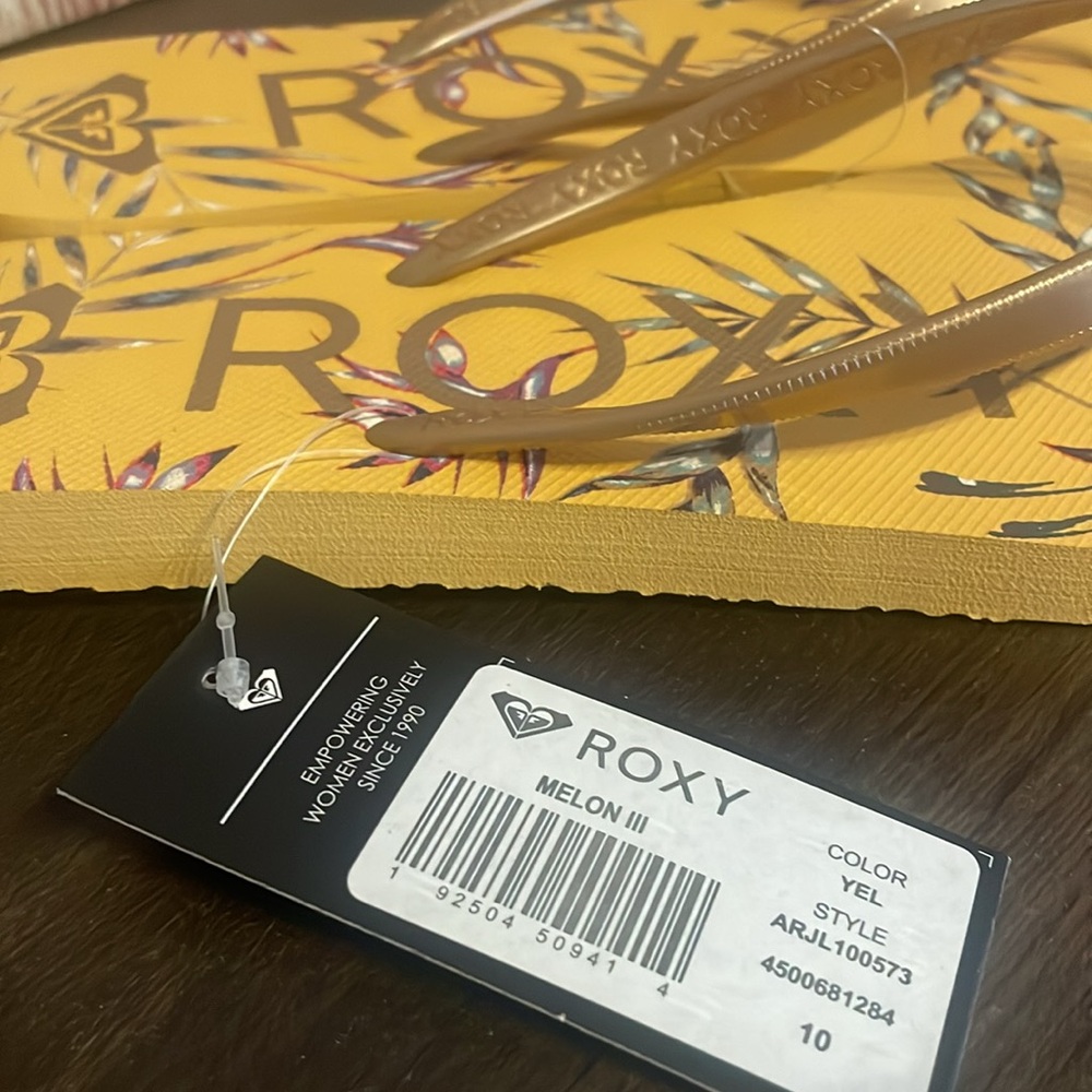 New Woman’s Roxy Flip Flops - Picture 7 of 7
